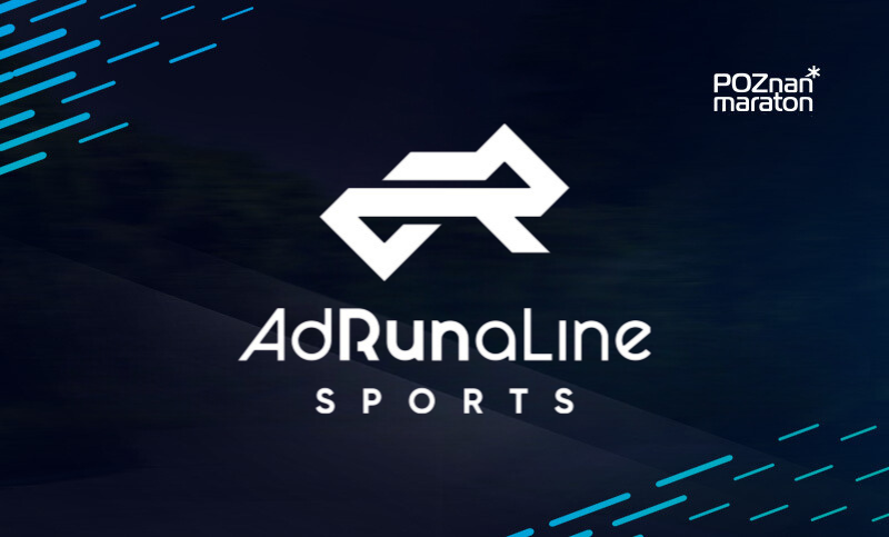 Ikona do newsa z logotypem Adrunaline Sports oraz logotypem Poznań Maraton - Kolekcja poznańskiego Maratonu już dostępna!
