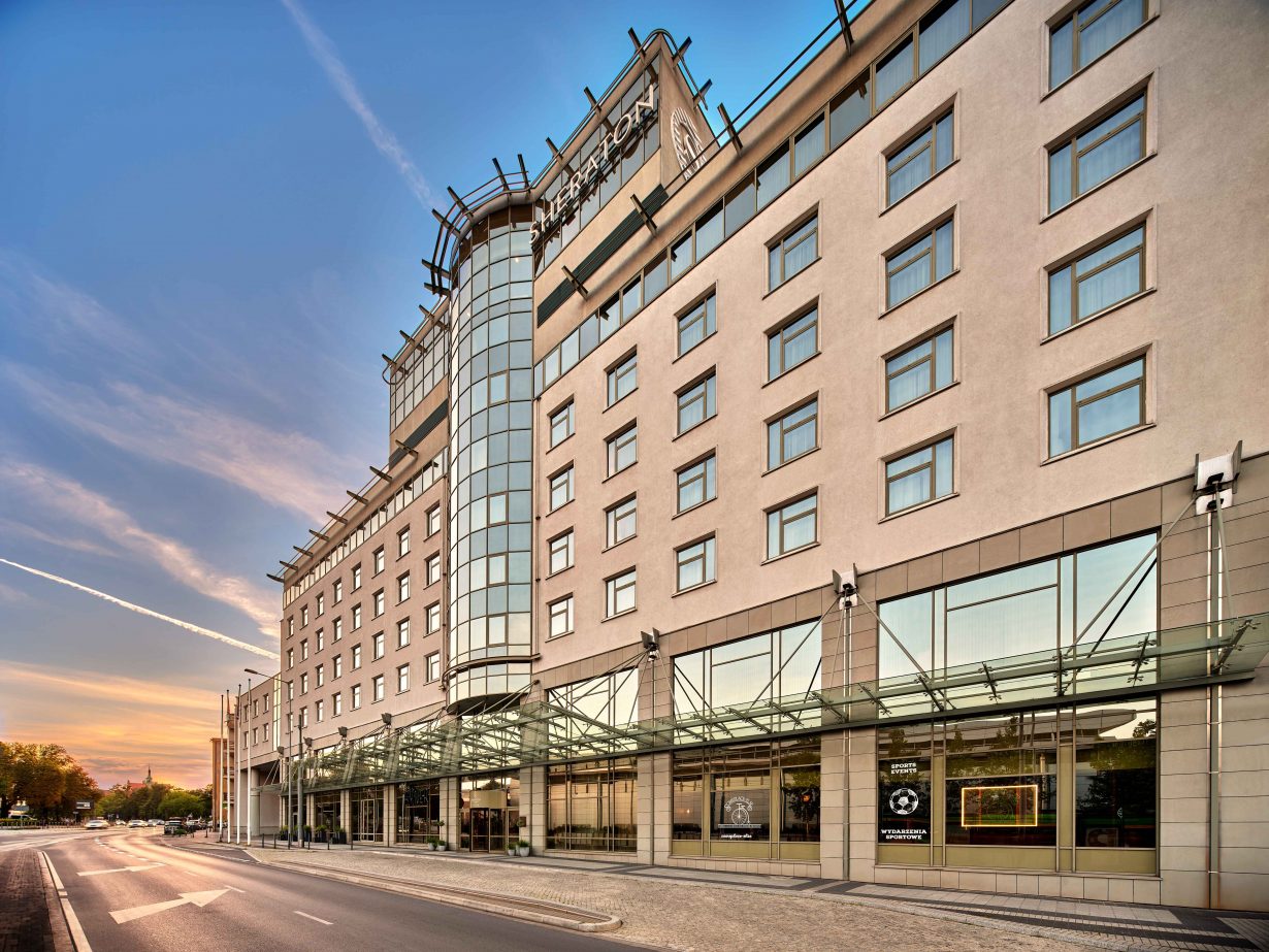 Hotel Sheraton 1230x923 1 - Nocleg w sercu Poznania!