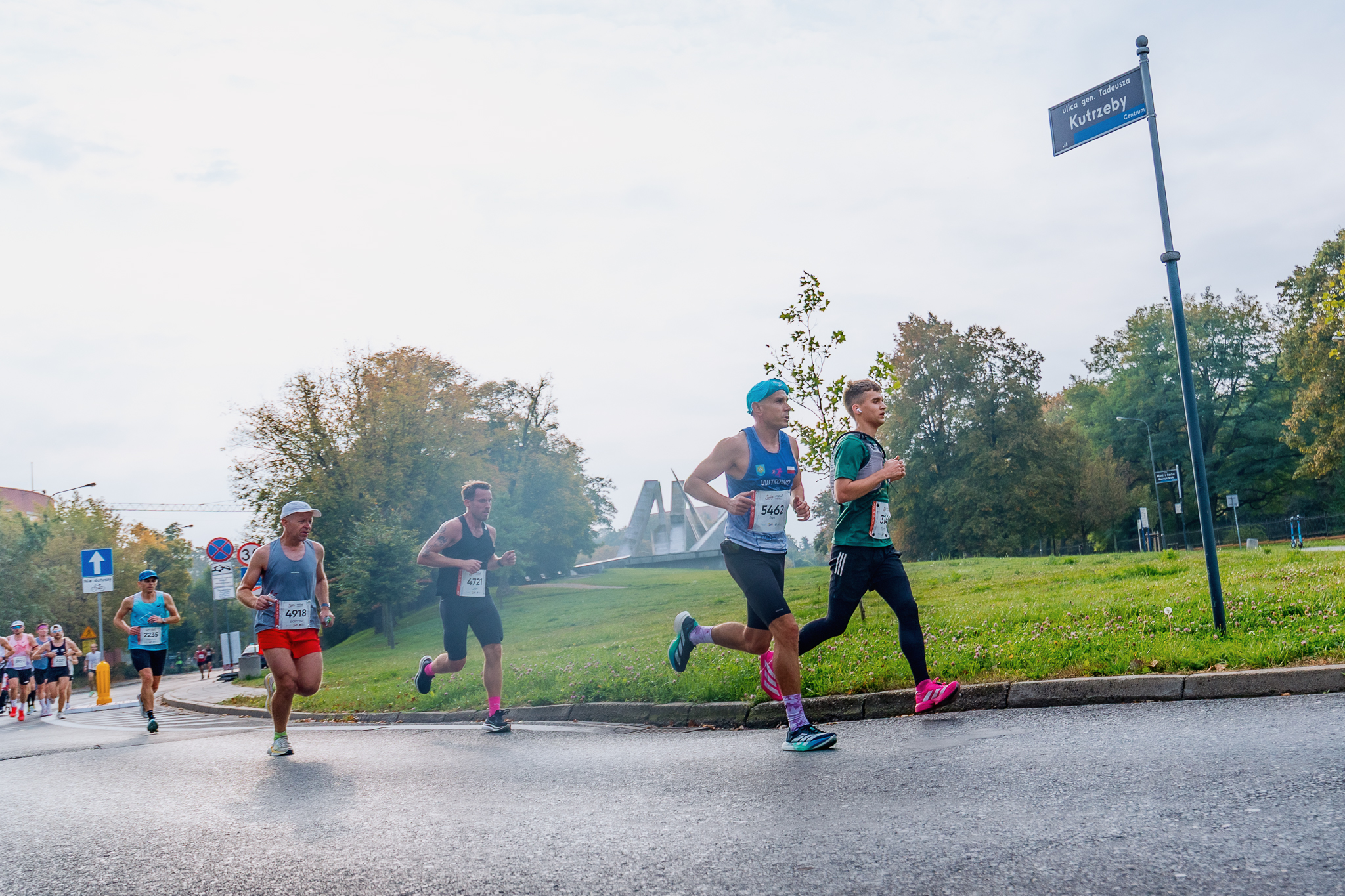 25 PM biegacze na trasie maratonu 2 - Jubileuszowy LOTTO 25. Poznań im. Macieja Frankiewicza za nami!